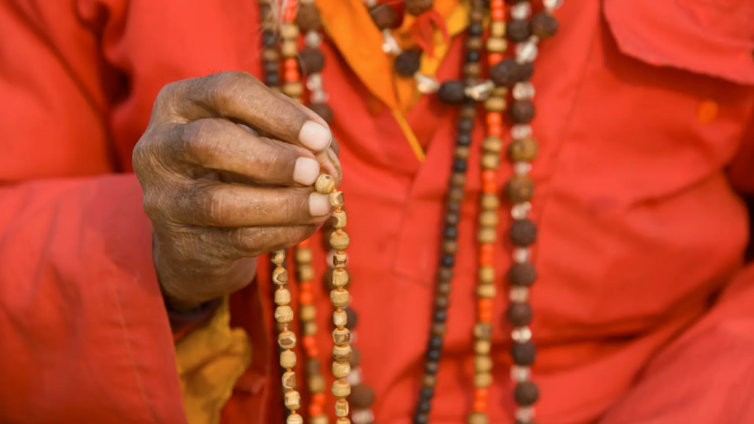 Chant for Courage: The 11 Best Hanuman Mantras for Overcoming Obstacles