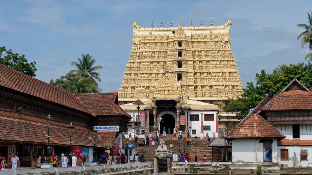 श्री पद्मनाभस्वामी मंदिर: दुनिया का सबसे अमीर मंदिर और उसके अनसुलझे रहस्य